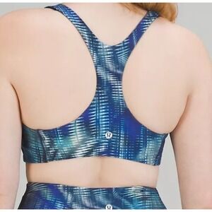 Lululemon‎ Wunder Train Bra Size 6 Blue Foil